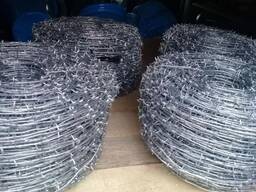 Колючая однорядная проволока D= 1,6-3 мм, Покрытие: оцинкованная; черная… в Бишкеке